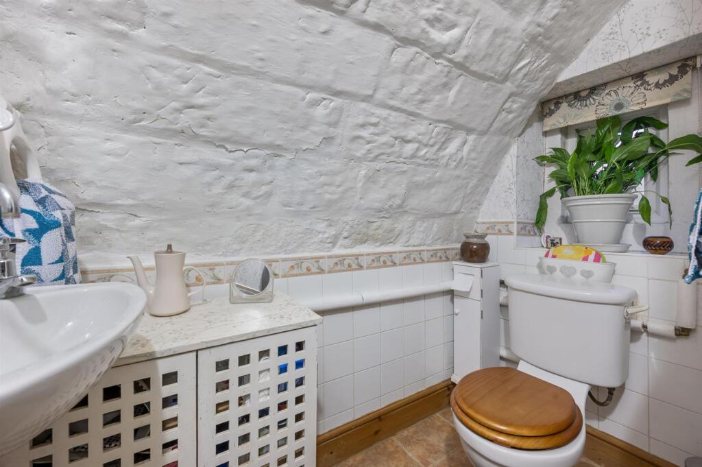 Additional image 13 of Yew Tree Hill, Holloway