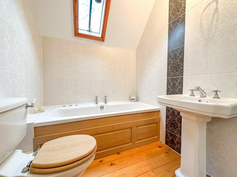 Additional image 23 of East Lodge, Moreton