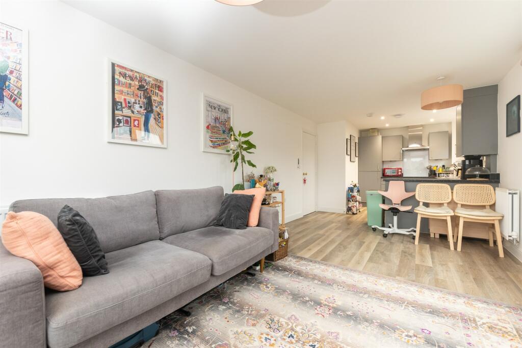 Additional image 9 of Eyres Drive, Castle Hill, Ebbsfleet Valley, Kent