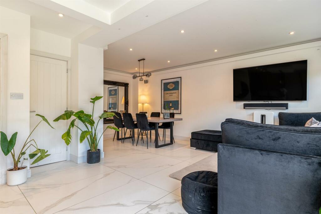 Additional image 25 of Kestrel Row, Southam