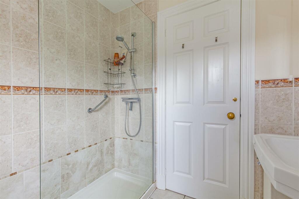 Additional image 16 of Glebe Avenue, Great Longstone, Bakewell