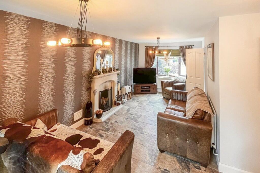 Additional image 9 of Cul-De-Sac Location! The Paddocks, Bulkington, Bedworth, CV12 9SR