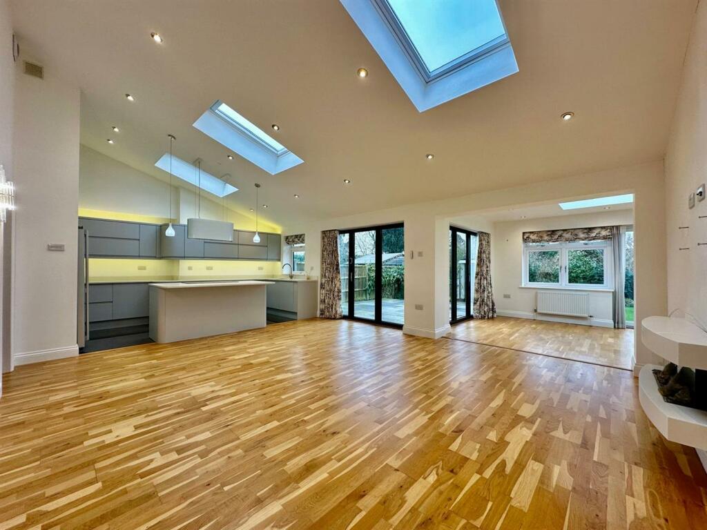 Additional image 2 of Farmer Ward Road, Kenilworth