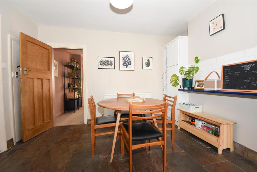 Additional image 5 of Montague Road, Warwick