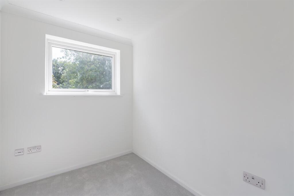 Additional image 10 of Farm Holt, New Ash Green