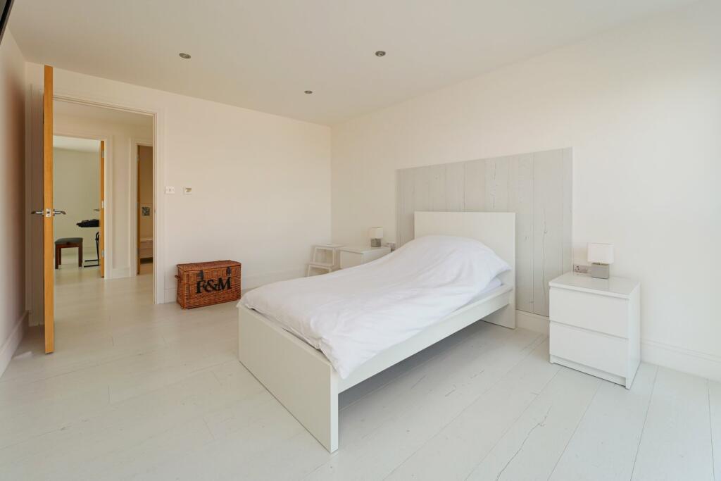 Additional image 8 of Court Road, Hythe, CT21