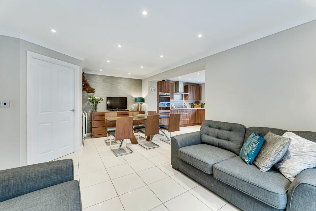 Additional image 15 of Spacious Cuddington family home