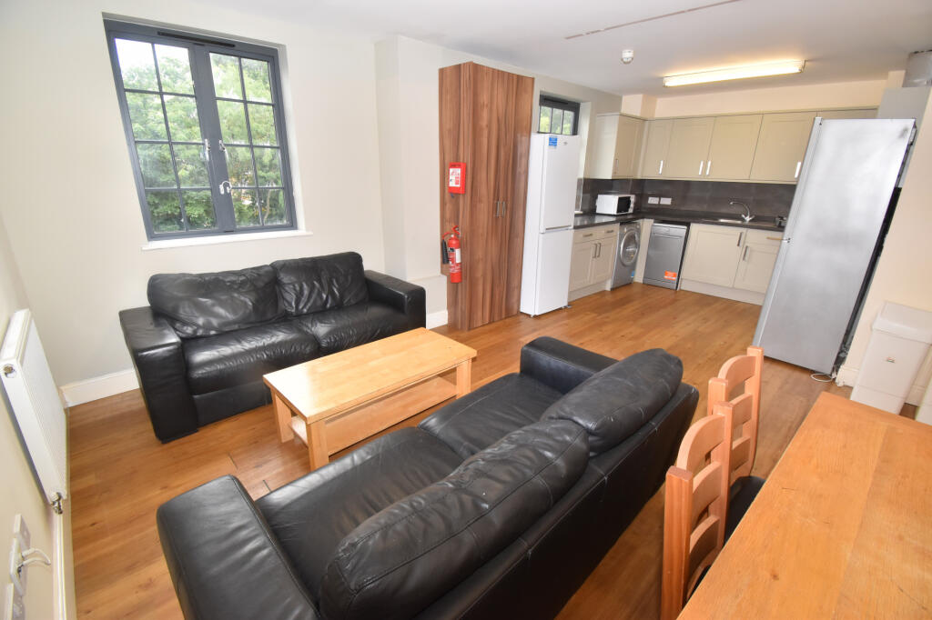 Additional image 2 of Station House, Old Warwick Road, Leamington Spa, Warwickshire, CV31