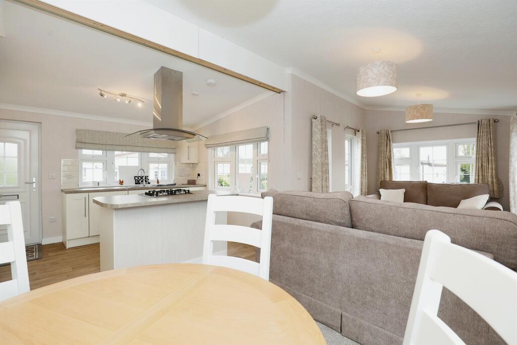 Additional image 5 of Redlands Park, Lighthorne, Warwick