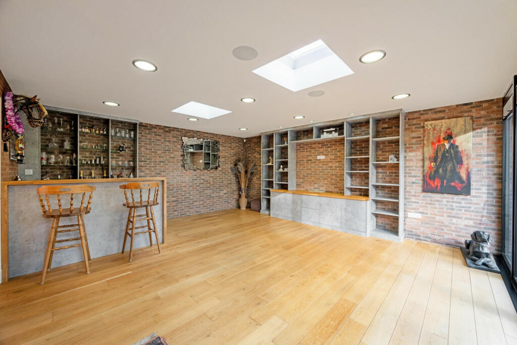 Additional image 11 of Rugby Road, Rugby, Dunchurch CV22 6PL