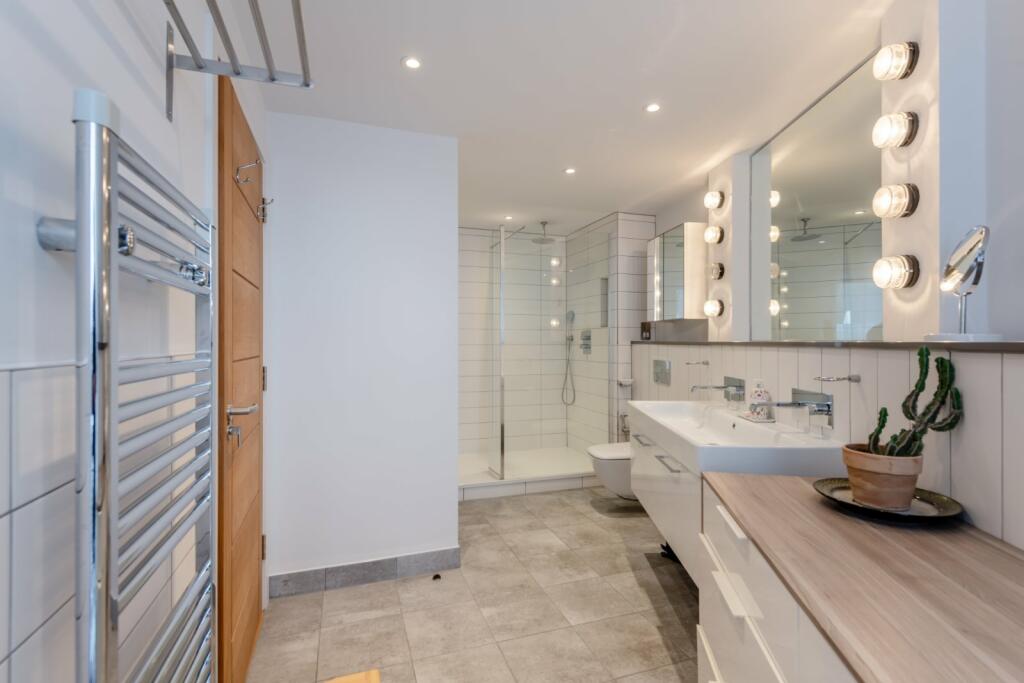 Additional image 11 of Bay, 98 St Leonards Road, Hythe, Kent