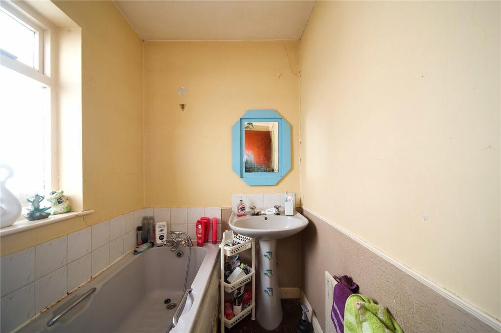 Additional image 32 of Wrotham Road, Gravesend, Kent, DA11