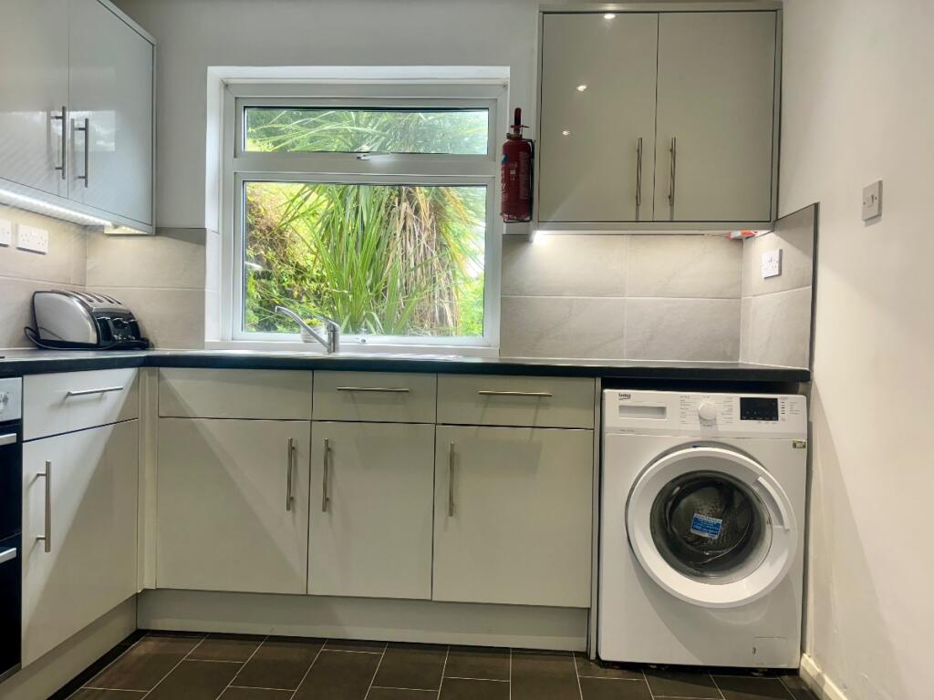 Additional image 4 of 5 Bed Student Home - Downs Road, Canterbury