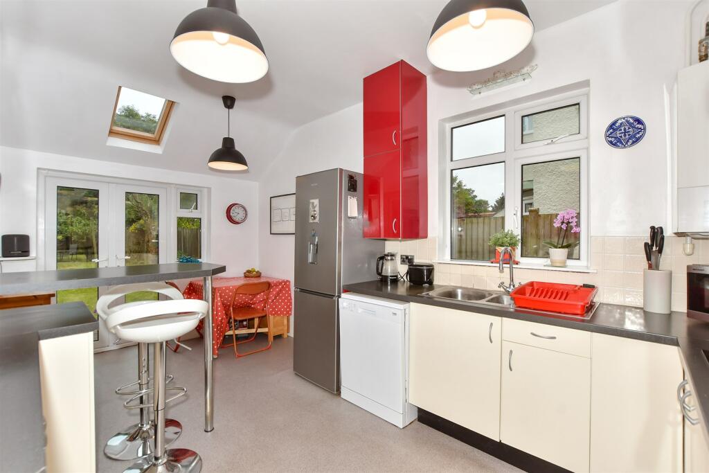 Additional image 8 of Earlsfield Road, Hythe, Kent