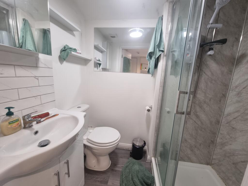 Additional image 4 of Flat 2, 21 Oxford Street