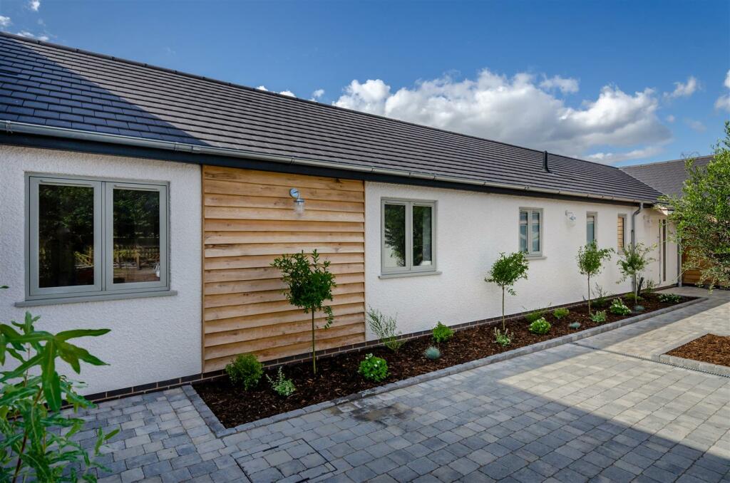 Additional image 4 of The Dairy, Mill House Court, Stoke Golding.