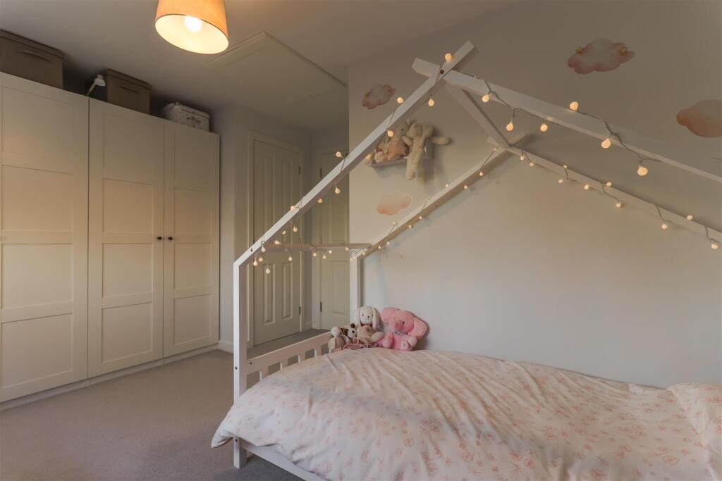 Additional image 16 of Meadow Drive, Long Itchington, Southam