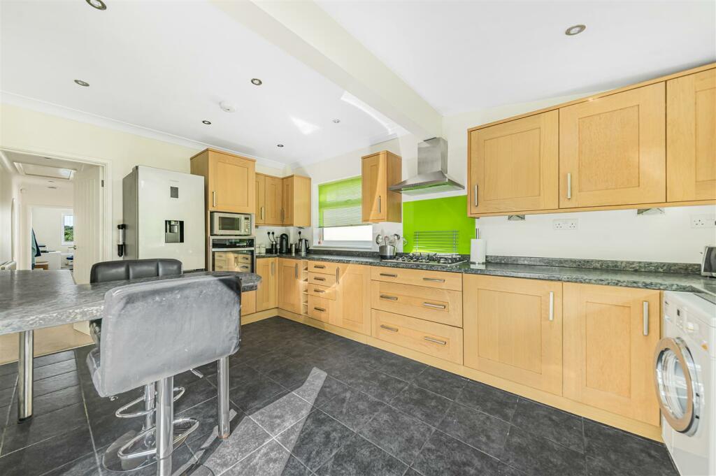 Additional image 16 of Castlefields, Istead Rise, Gravesend