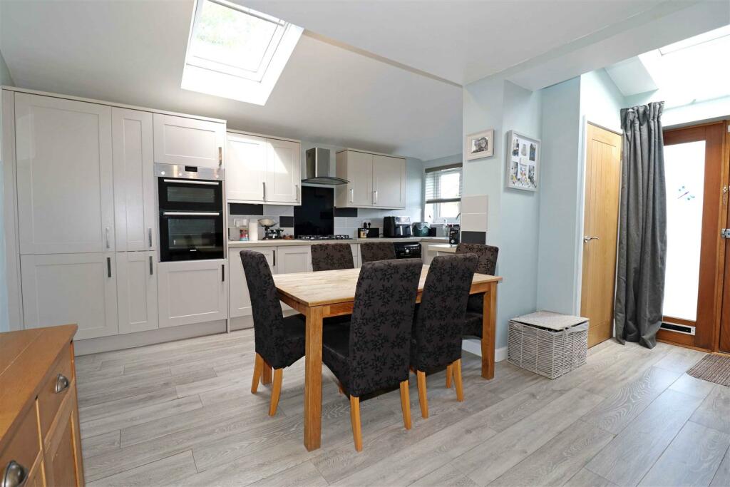 Additional image 12 of Edmondes Close, Warwick