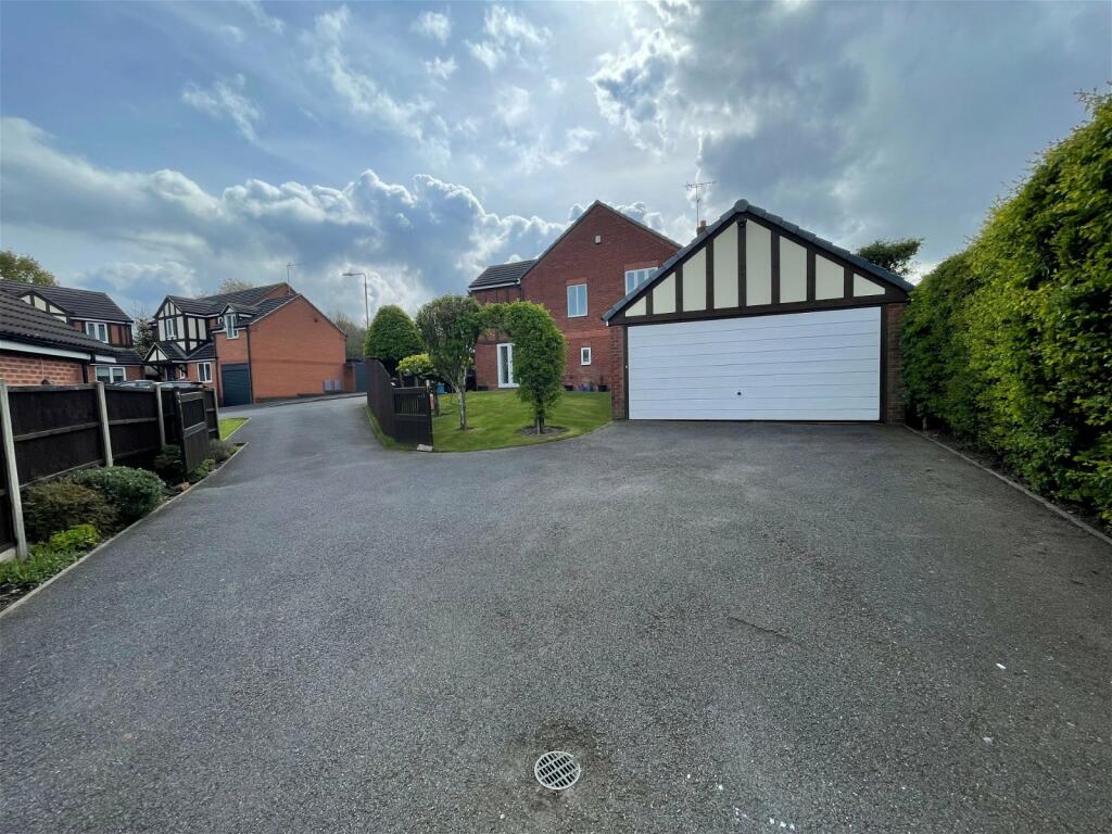 Additional image 30 of Hillside Gardens, Church Gresley, DE11 9QA