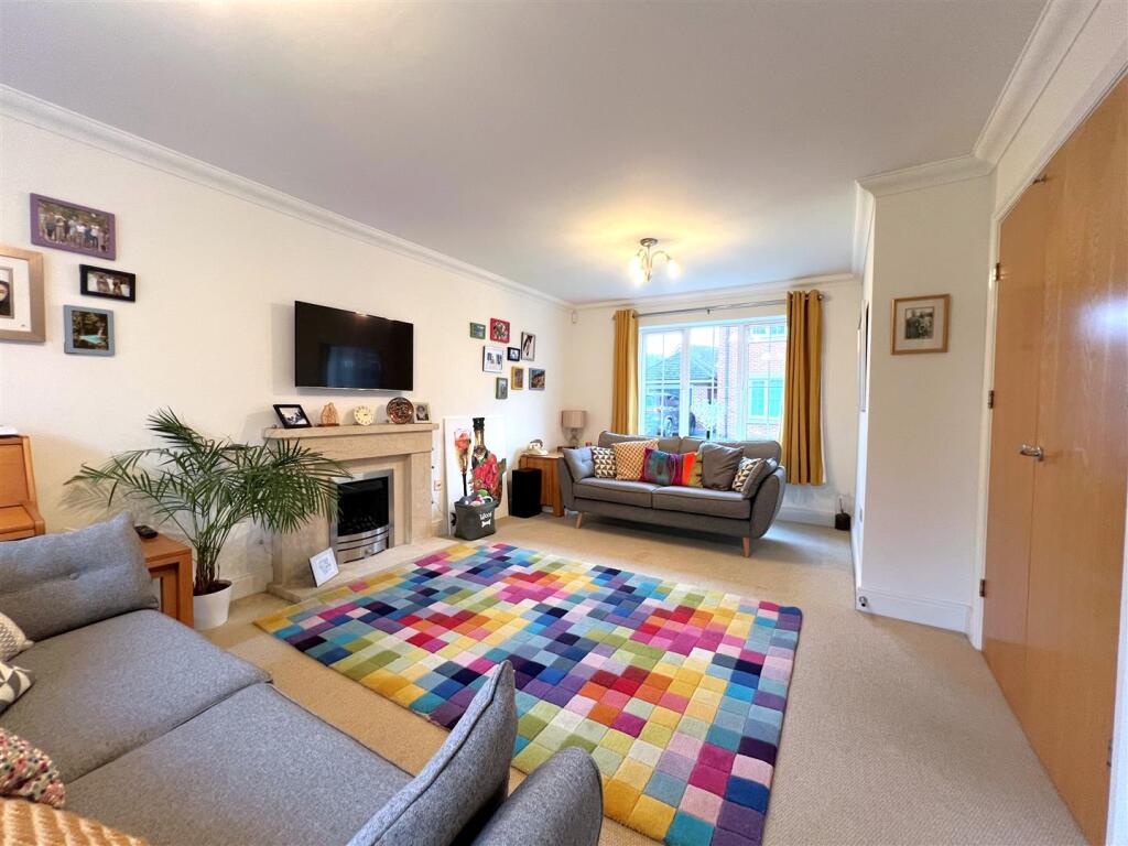 Additional image 16 of Camel Close, Warwick