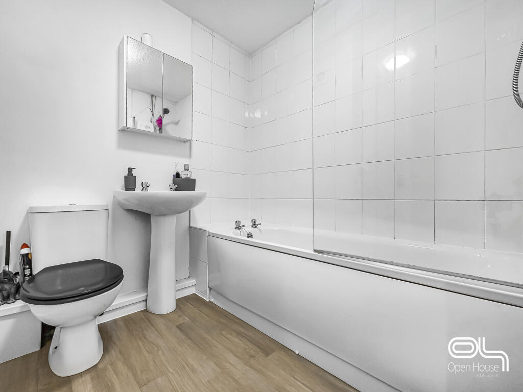 Additional image 11 of Flat 8, Willow Court, Civic Way, Swadlincote DE11 0BW