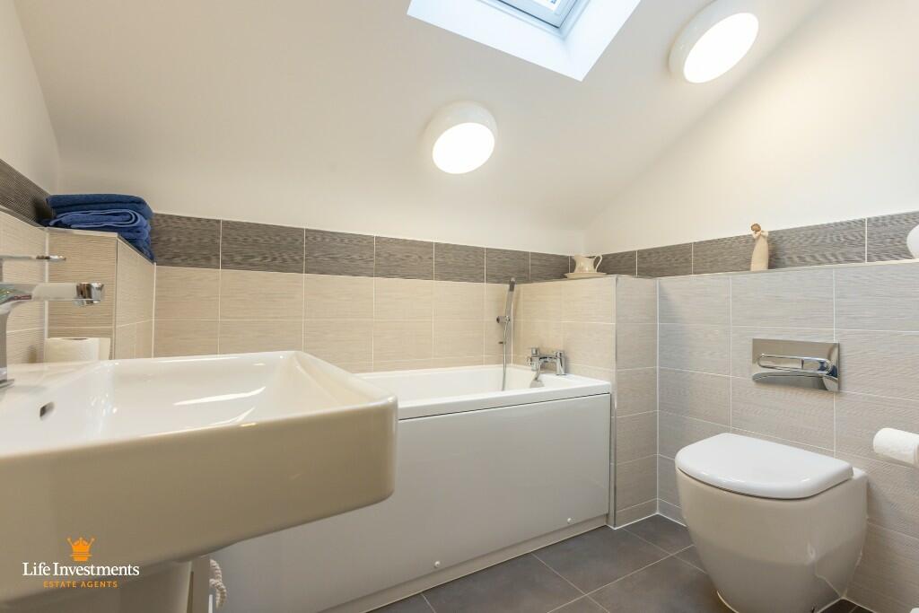 Additional image 67 of Coombe Road, Rugby, Warwickshire, CV23