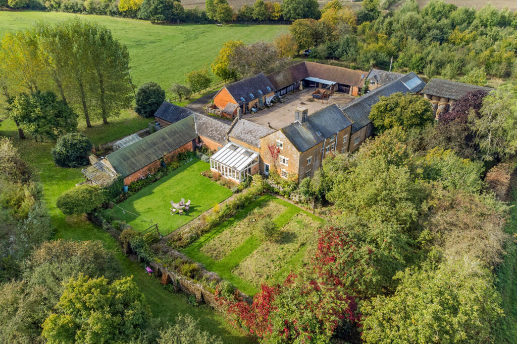 Additional image 45 of Valley Farm, Radway, Warwick