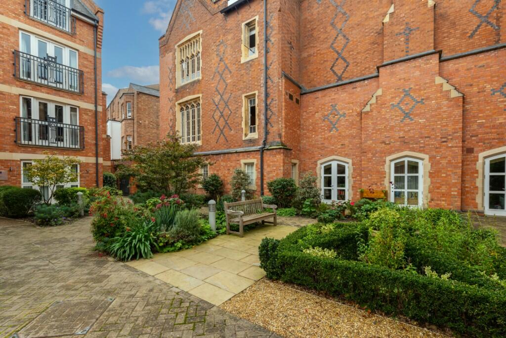 Binswood Avenue, Leamington Spa, Warwickshire, CV32