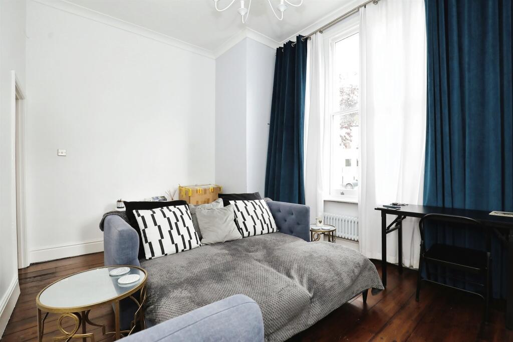 Additional image 11 of Russell Terrace, Leamington Spa