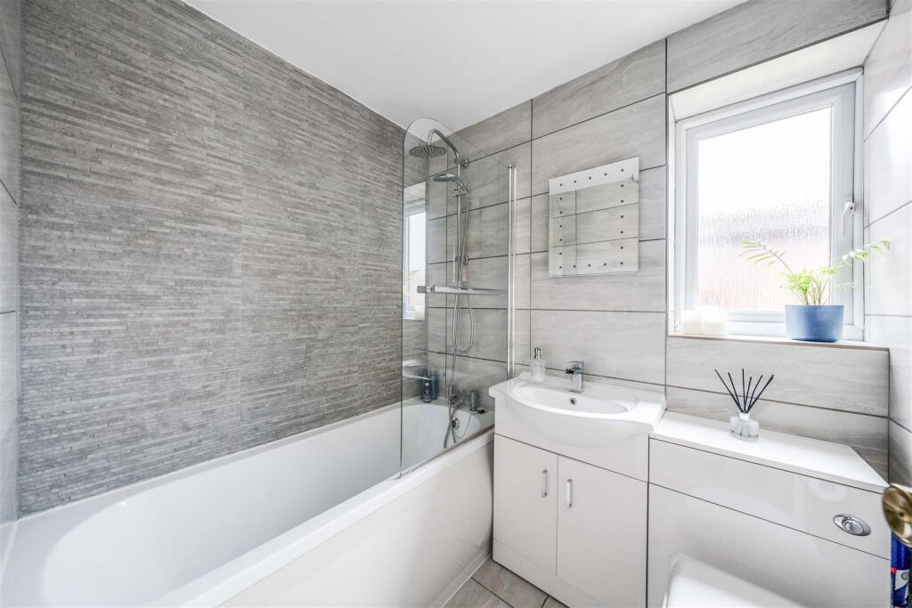 Additional image 17 of Woodfall Drive, Crayford