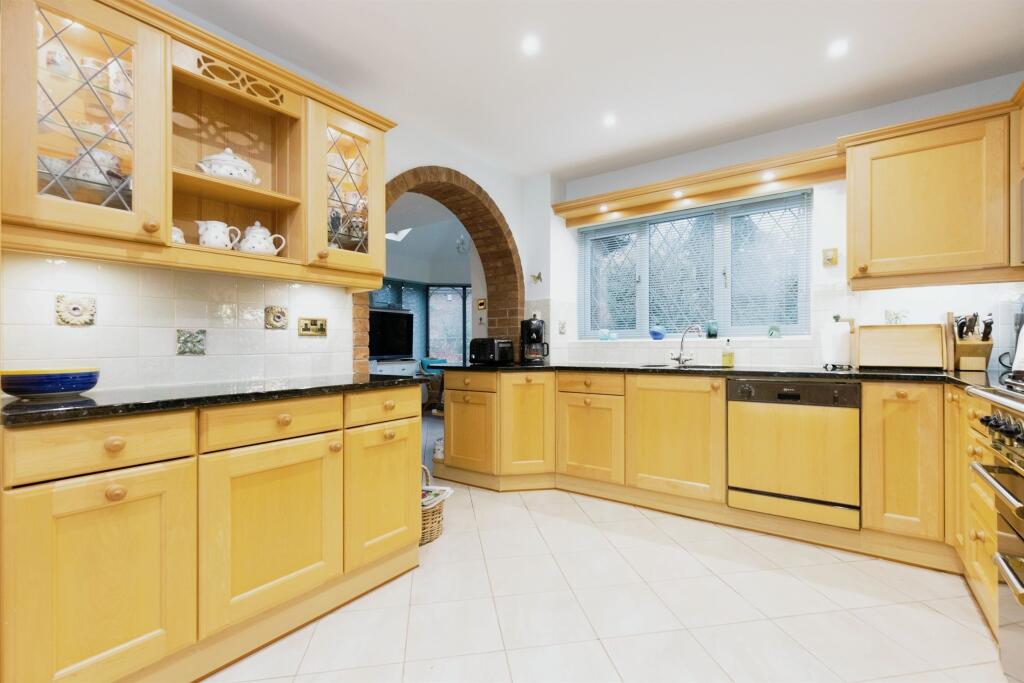 Additional image 12 of Draper Close, Kenilworth