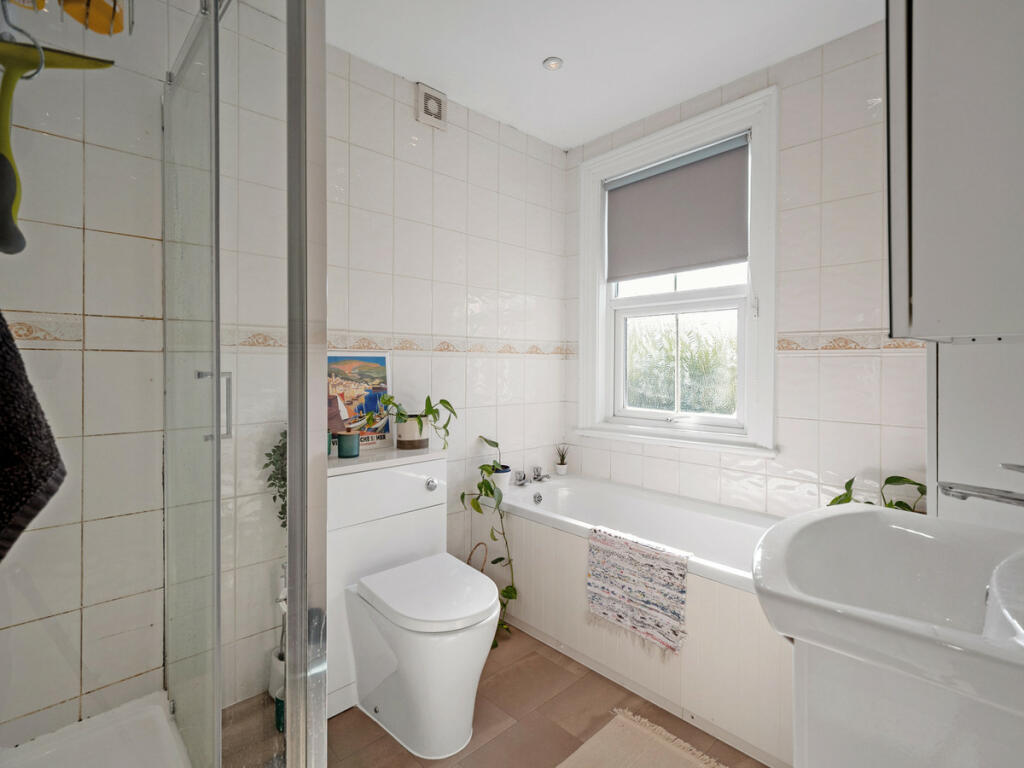 Additional image 7 of Heathcote Road, Whitnash, Warwickshire CV31 2LX