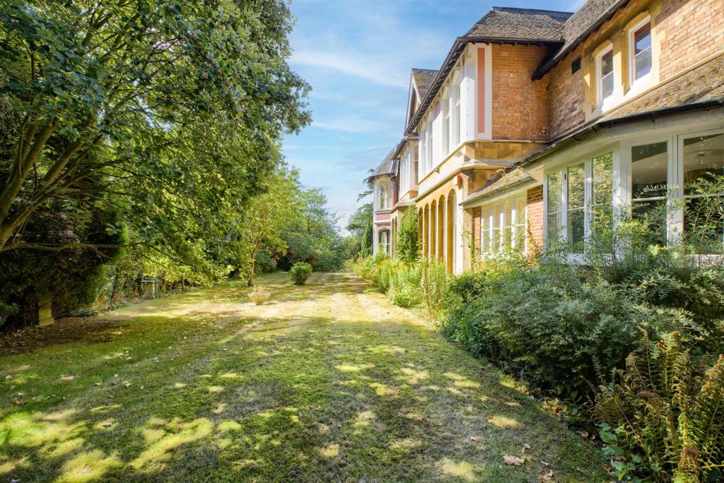 Additional image 6 of Warwick Road, Stratford-Upon-Avon