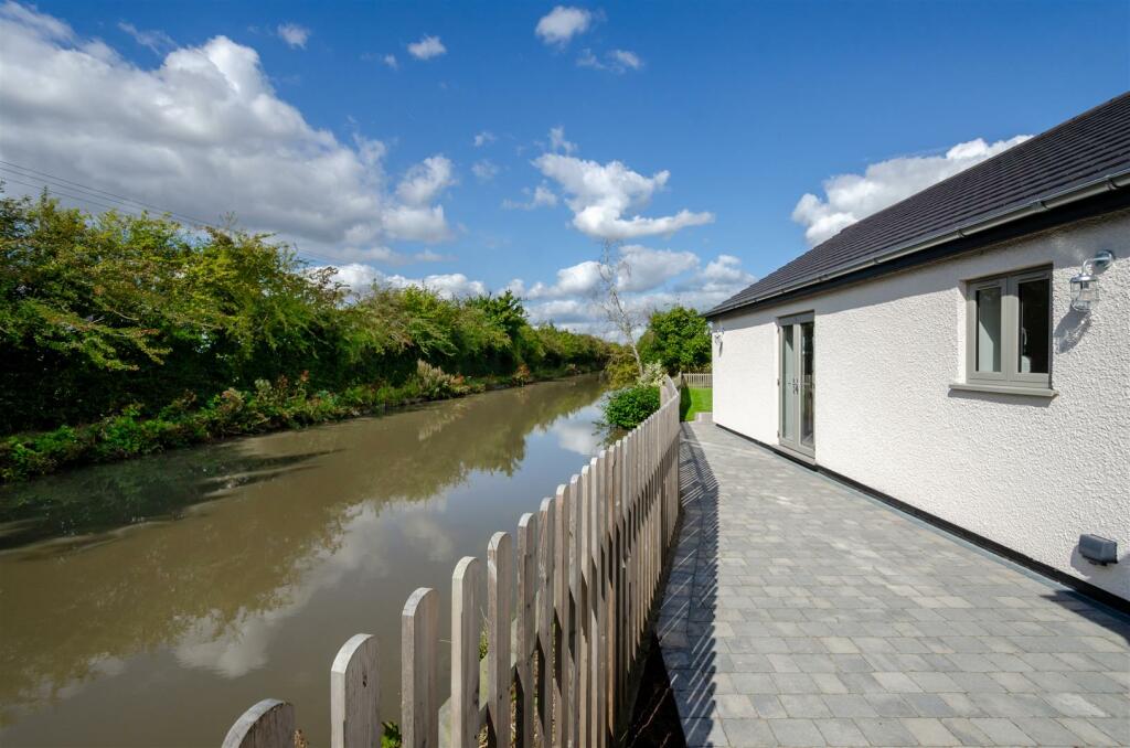 Additional image 3 of The Dairy, Mill House Court, Stoke Golding.