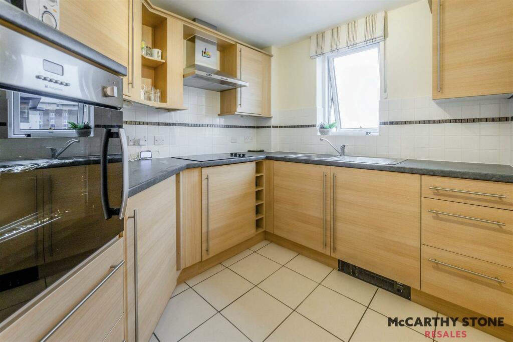 Additional image 7 of Wilton Court, Southbank Road, Kenilworth,