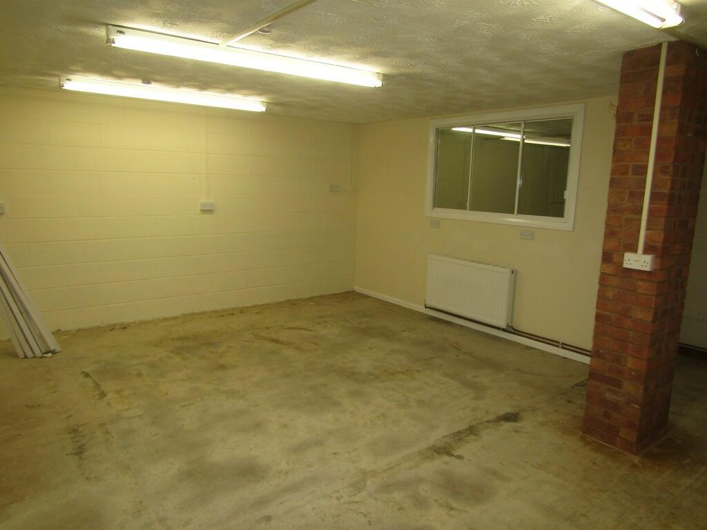 Additional image 6 of Globe House, Rigby Close, Heathcote, Warwick, Warwickshire, CV34 6TL