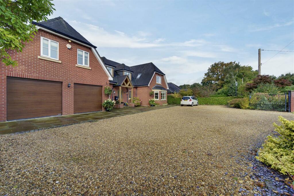 Additional image 57 of Spacious home on the exclusive Blackfirs Lane, Somerford, Congleton