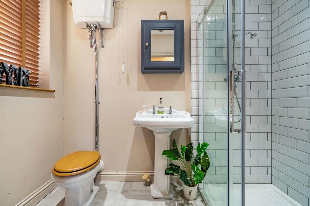 Additional image 38 of Luxury Home On Weston Lane, Bulkington, CV12 9RX