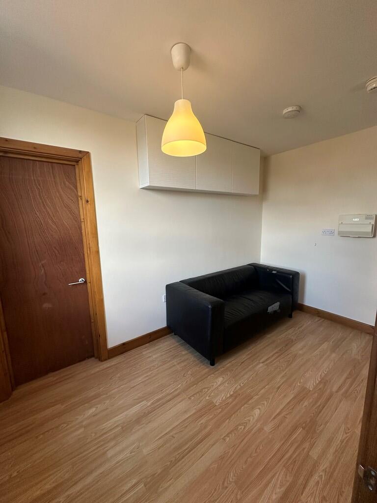 Additional image 13 of Queens Road Room 15