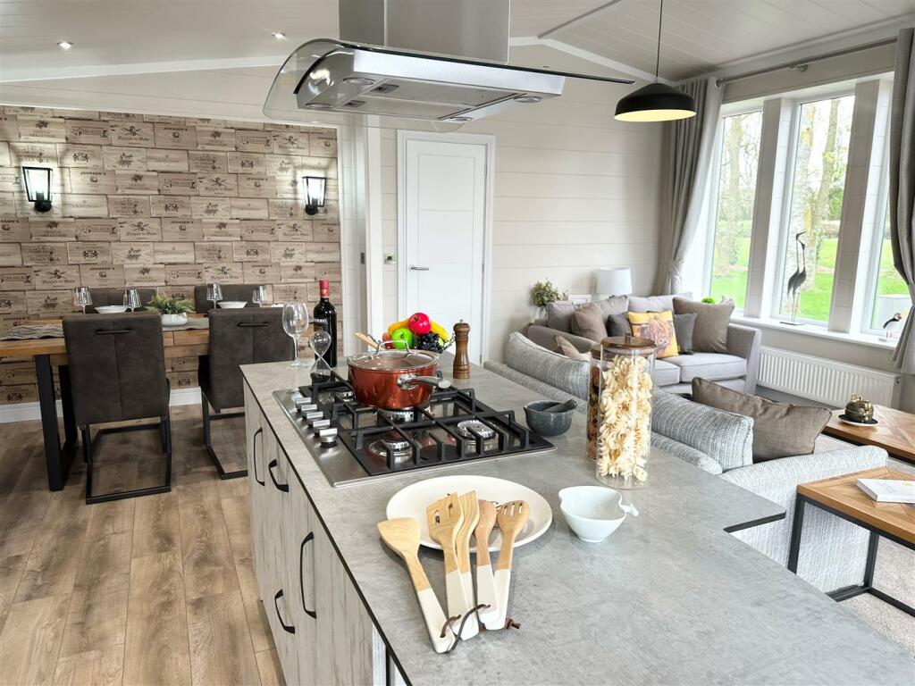 Additional image 5 of Bosworth Lakeside Lodges, Market Bosworth,