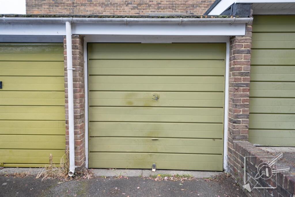 Additional image 43 of Leith Park Road, Gravesend