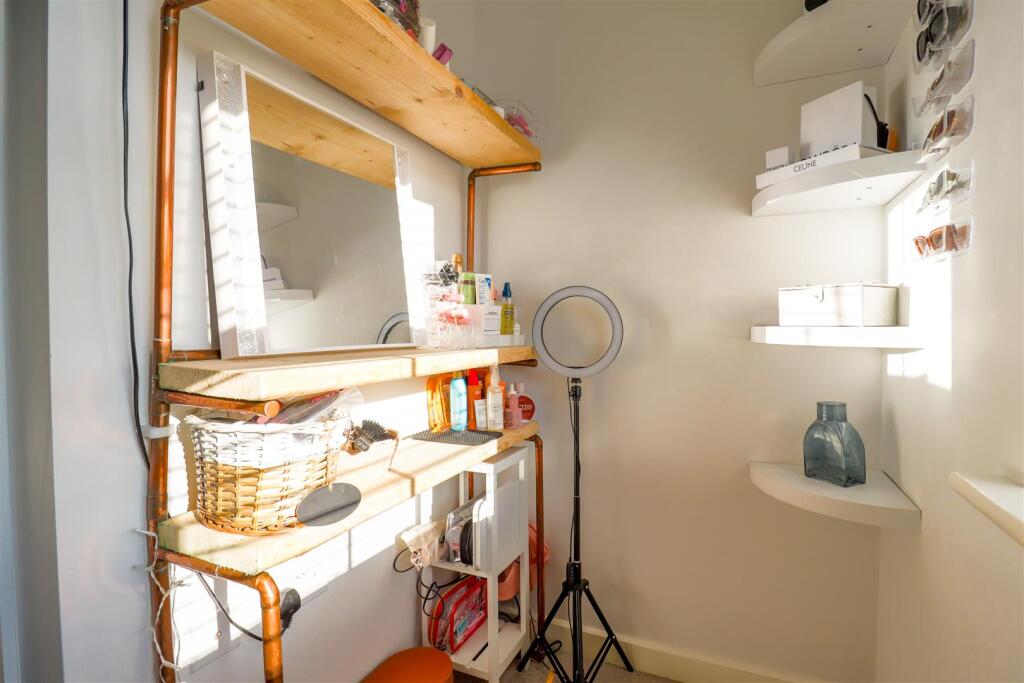 Additional image 12 of Meadow Drive, Long Itchington, Southam