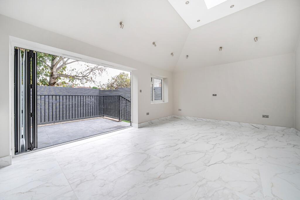 Additional image 5 of Fairmont Close, Belvedere, Kent, DA17