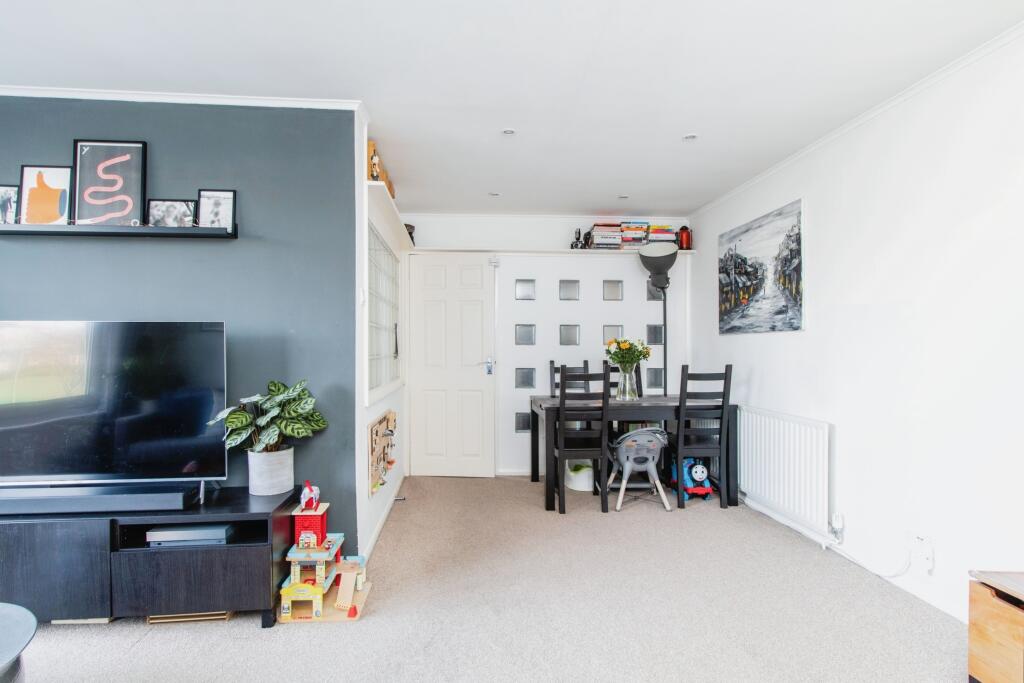 Additional image 4 of Gravel Hill Close, Bexleyheath, DA6
