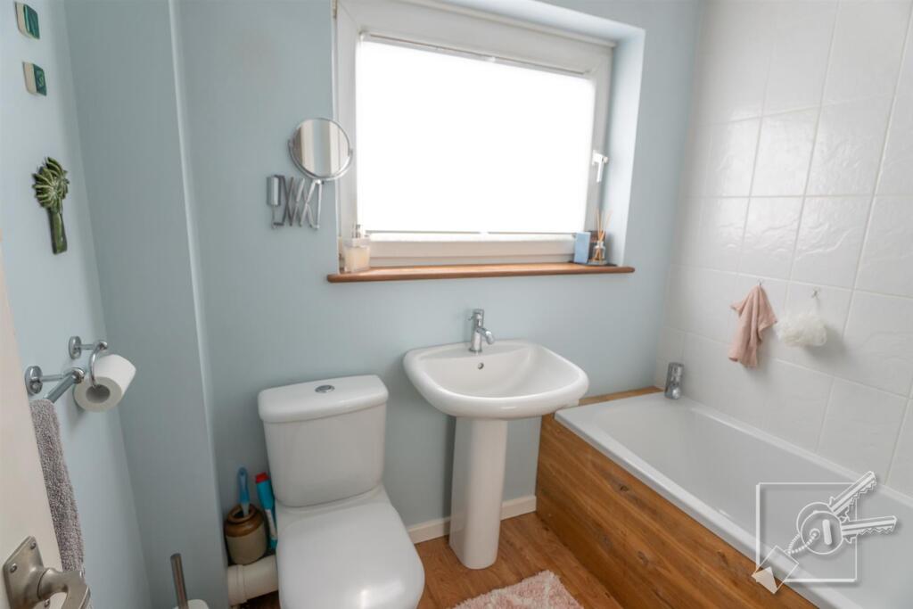 Additional image 26 of Leith Park Road, Gravesend