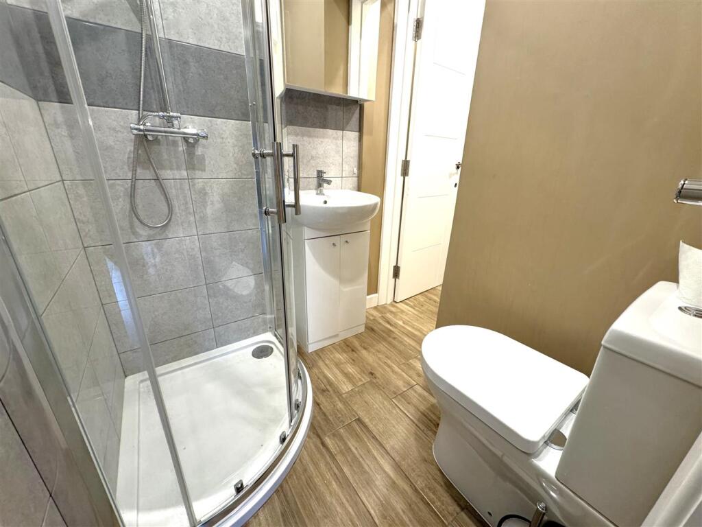 Additional image 8 of Danson Crescent, Welling