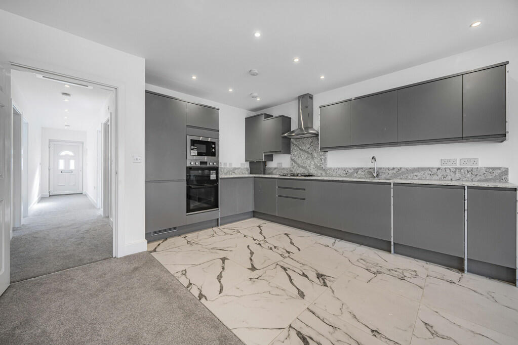 Additional image 11 of Cavendish Avenue, Erith