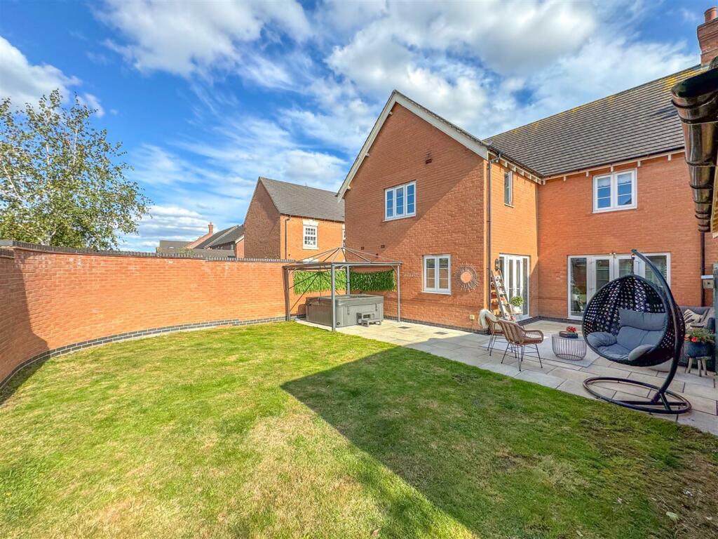 Additional image 22 of Weft Way, Off The Long Shoot