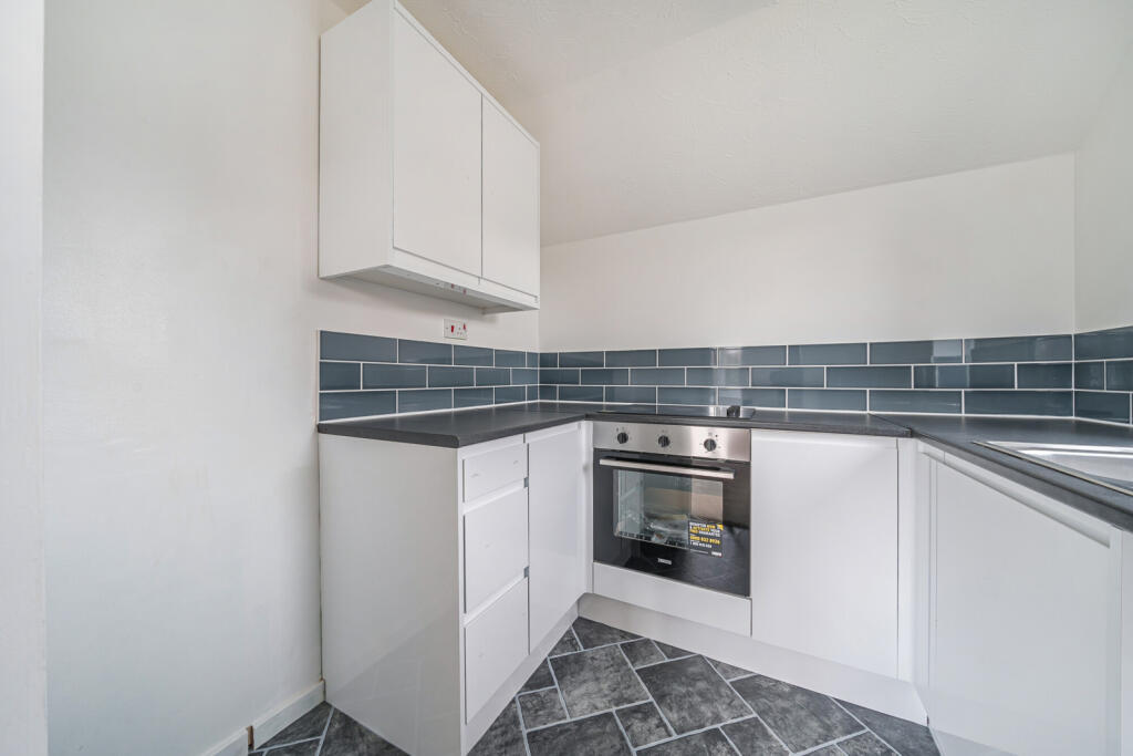 Additional image 11 of Frobisher Road, Erith